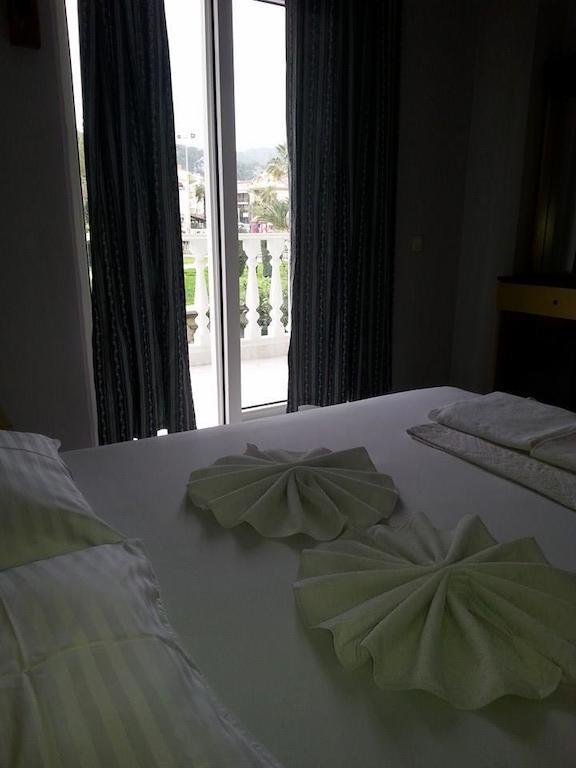 Hotel apartamentowy Club Ege 3*