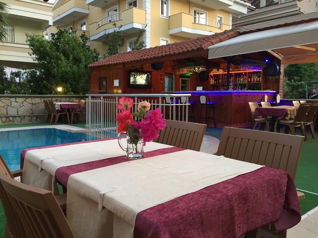 Hotel apartamentowy Club Ege 3*